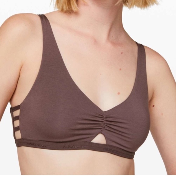 Lululemon SIMPLY GATHERED BRALETTE Cherry Cola M - Picture 7 of 7